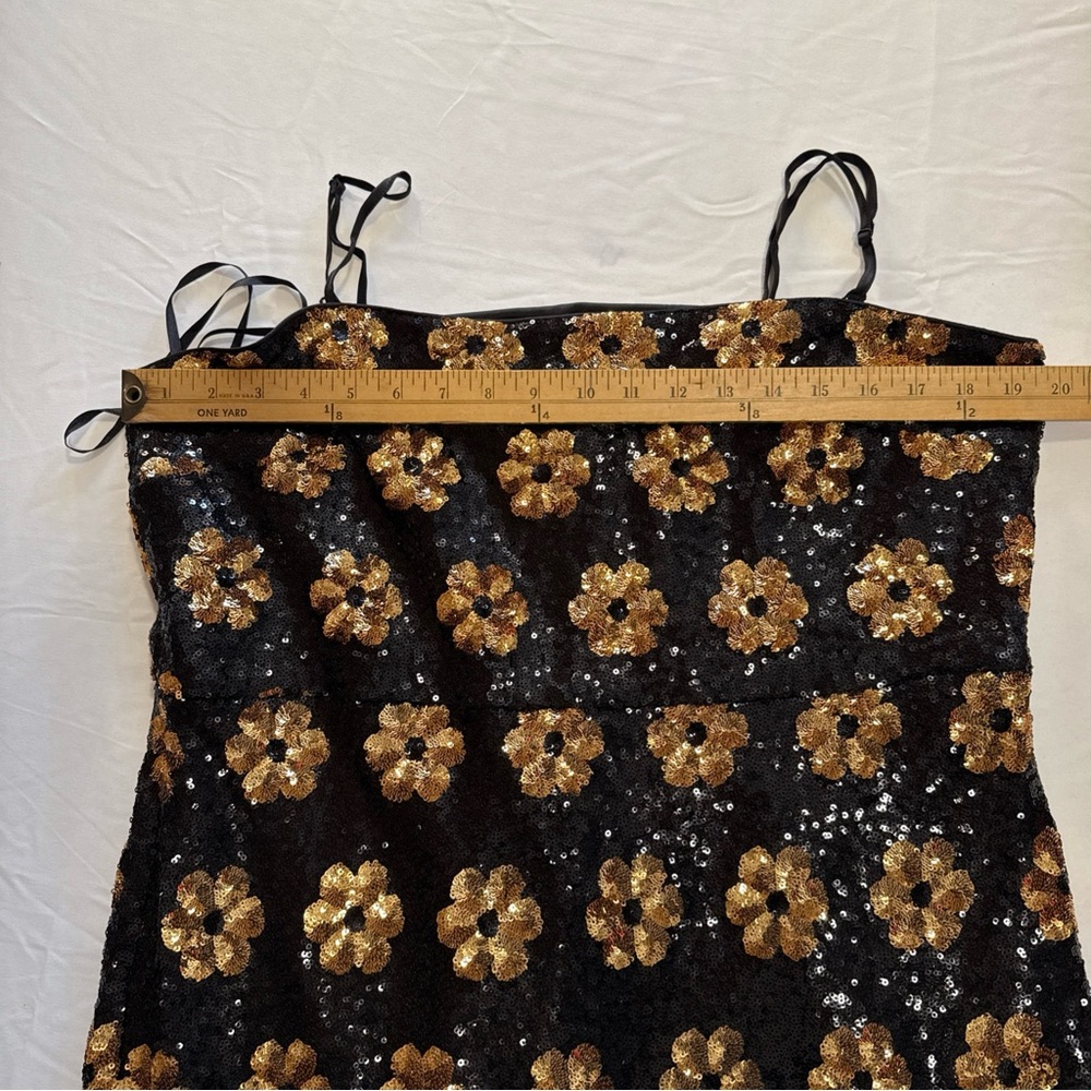 Elegant Black and Gold Floral Dress - Picture 8 of 13
